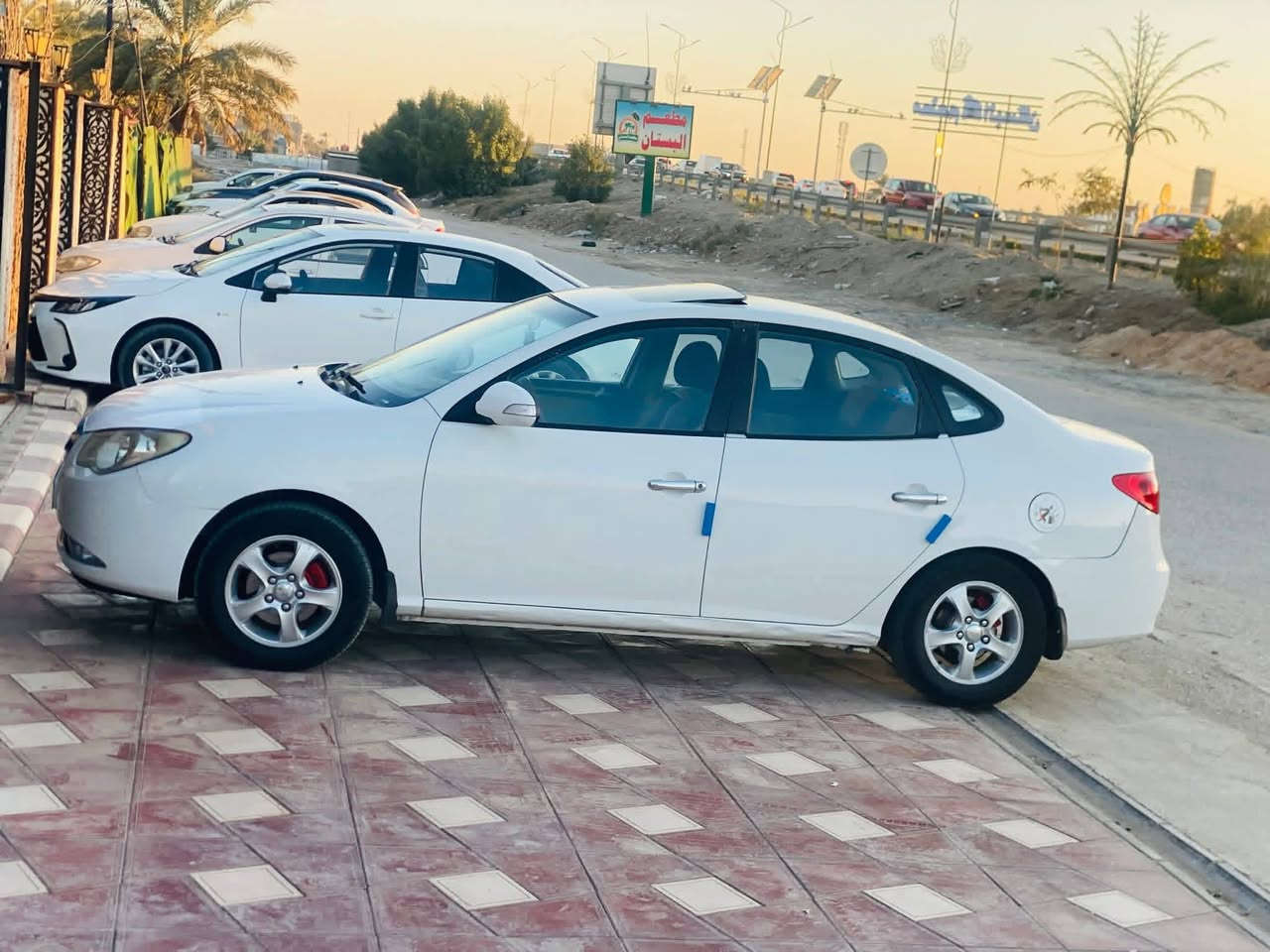 السلام عليكم ورحمة الله وبركاته
من رخصه مدير الكروب المحترم 

النترا 2010 رقم بغداد الجديد بسمي 

ملاحضه) شوف واتصل 

هزه وسنويه ولوحات جدد سياره مال بيت 

من 2015 عدنا بيه فقط طخه بسيطه جاملغ امامي معمره بدون اي داخل ومصبوغ جاملغ فقط وباردات شوف العين سياره فول موصفات مكينه 1600

دكشن عالي كير ومكينه خير من الله 

تخم تاير نظيف 5️⃣ وين كب 4 دسك 

فتحه شاشه كامره تحكم وبقيه الموصفات معروفه مكان سياره بالحلة واني بل خدمه 

 رقم الهاتف  ‏‪***********‬‏
