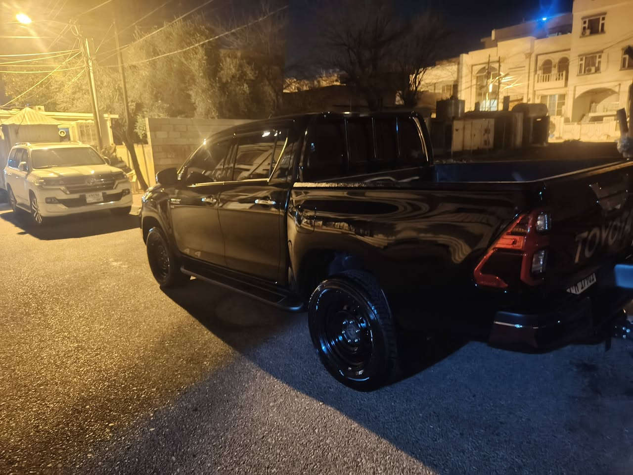 السلام عليكم
موديل ٢٠٢٢ 

V6

ماشية ٢٩ الف كيلومتر

كل صيانة في شركة ساس 

لا يوجد اي ضرر في سيارة.. واحد من اجمل هايلوكس الاسود

السيارة مسجلة باسمي وأنا المالك الأول. لم تدخل السيارة إلى مغسلة سيارات قط، ودائماً ما يتم غسلها يدوياً في المنزل. سعر ٣٧٣ ورقة  

***********
