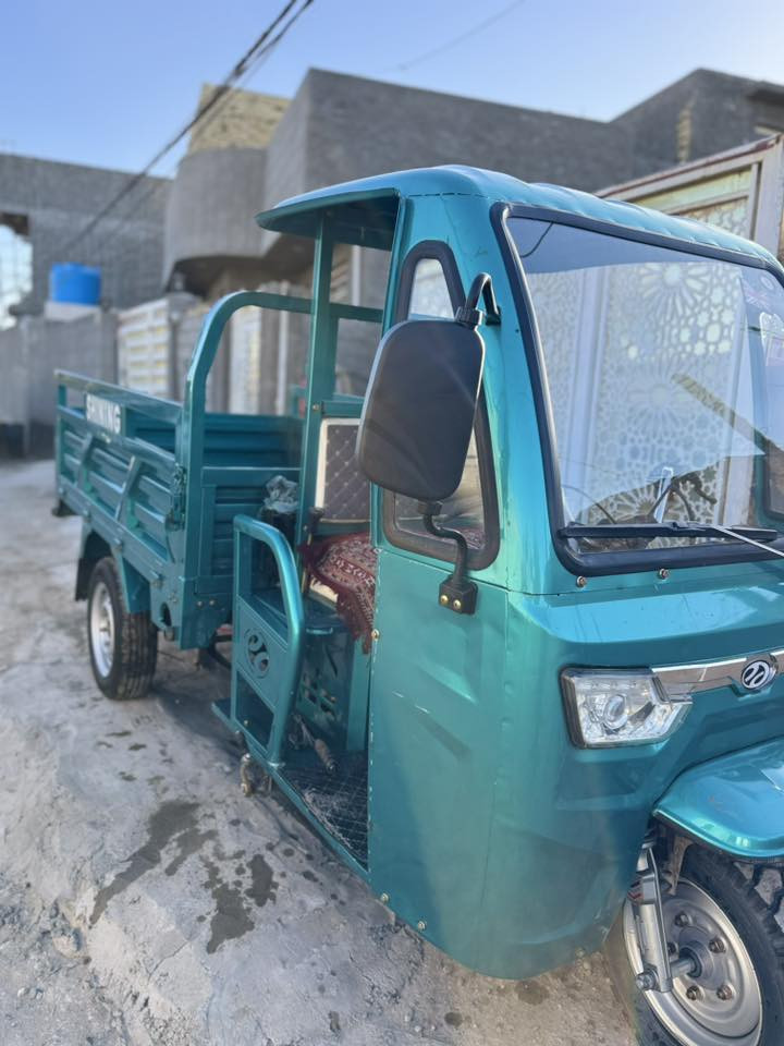 سلام عليكم شباب ستوته شكل الجديد موديل 2025 الستوته جديده رقم وسنويه كبل تتحول بسمك ستوته مواصفاتها كدامك ويل وتاير سايبه بدي اكبر من الستوته ال جمره لايتات زنون بيها دبل كير يعني ثكيل وخفيف مال حمل تشيل وزن طن ونص او اكثر  السعر 3 مليون وبيها مجال قليل إذا متعرف سعرها خابر الوكيل مالتها بل نجف وشوف بيش مكاني بابل قرب جامعة بابل رقم الهاتف ***********
