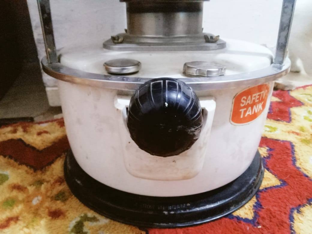 السلام عليكم للبيع بعدهي جديده مشتغله نص موسم السعر 50 الرقم ***********
