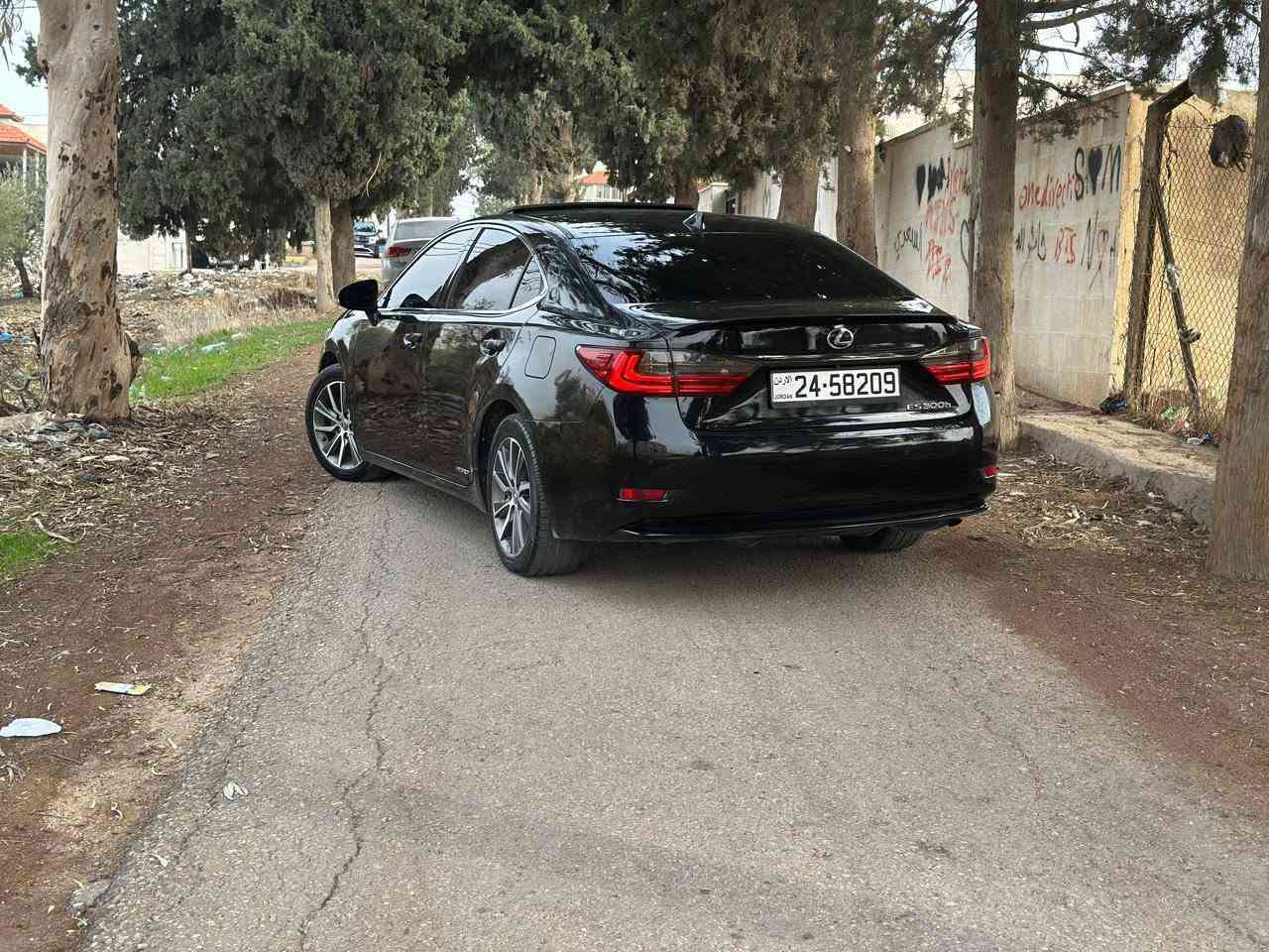 بسم الله الرحمن الرحيم
معــــــــــــBOSSــــــــــــرض  

جميع المعلومات بالاعلان والصور المرفقة تعكس جزء من حالة السيارة و السعر فقط من المالك مباشرة 
 والله يبارك لصاحب النصيب 

ولمعاينة السيارة فنتشرف بزيارتكم لمعرض #BOSS# لتجارة السيارات إربد نهايه شارع فلسطين.. 

ويسرنا الاجابة على استفساراتكم من خلال الاتصال عالارقام التالية  : 
***********788347094

وناسف لعدم الرد على جميع التعليقات لعدم التفرغ
او واتس اب
https://wa.me/962788347094

او 

https://wa.me/962799727264

لكزس Es300 هايبرد 2016  فل مسكر أعلى صنف الترا 

الفحص: 
2 جيد خلفي
 
ماتور 25 فحص قوية واقتصادية 
جير cvt
  
نظام الهايبرد فحص لا اخطاء
بطارية اصلية نخب 

معلومات عامه عن السيارة:
لون اسود  وداخلية كاميل  
كوشوك وكالة  
   
قطعت مسافة 135 الف ميل فقط 
ترخيص 12/2026
السياره بحال الوكاله بالصلاة عالنبي 

الاضافات :
رادار ومانع تصادم وتحديد مسرب ومثبت سرعه
نظام قياده متعدد Ev Sport  Eco Normal 
فتحة بالسقف كريستال 
مكيف مفصول 
حساسات امامية وخلفية 
حساسات تجاوز 
اضائة زينون و Led
ستيرنج متحرك كهربا
غمازات عالمري
نقطة عمياء 
مانع انزلاق و بريكات ABS
حساسات اضوية ومطر
اضاءة داخليه وخارجية جميله  
 تحكم ستيرنج ومثبت سرعه
وشاشة اصليه مع ماوس وكاميرا خلفية 
وكراسي جلد كهرباء مع ميموري عدد ٢
برداي كهرباء خلفية 
انارة داخلية الياف  
كراسي مدفى مبرد 
ستيرنج مدفى 
والكثير من الاضافات 
لا تحتاج اي صيانة 

والله يبارك لصاحب النصيب اربد, محافظة إربد


**إذا كنت صاحب هذا الإعلان وتريد حذفه لأي سبب، رجاءا أرسل رسالة إلى الدعم الفني**