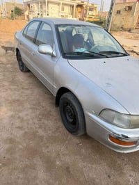 كورلا ١٩٩٥ بدون ضربه وصبغ وخياس تبريد شغال سياره جاهزه بلادي كلشي شغال...