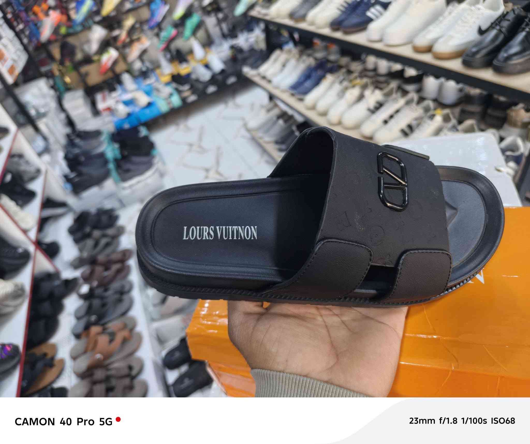 توفر براند لويس فيتون
والهرمز هم توفر القياسات من ٤٠ ل ٤٥


**إذا كنت صاحب هذا الإعلان وتريد حذفه لأي سبب، رجاءا أرسل رسالة إلى الدعم الفني**