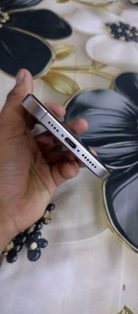 آيفون ١٥ برو ماكس • ٢٥٦ • بطارية ٨٨