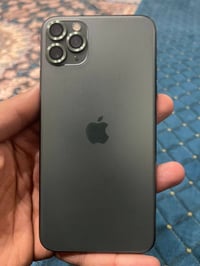 آيفون ١١ برو ماكس • ٢٥٦ • نجف