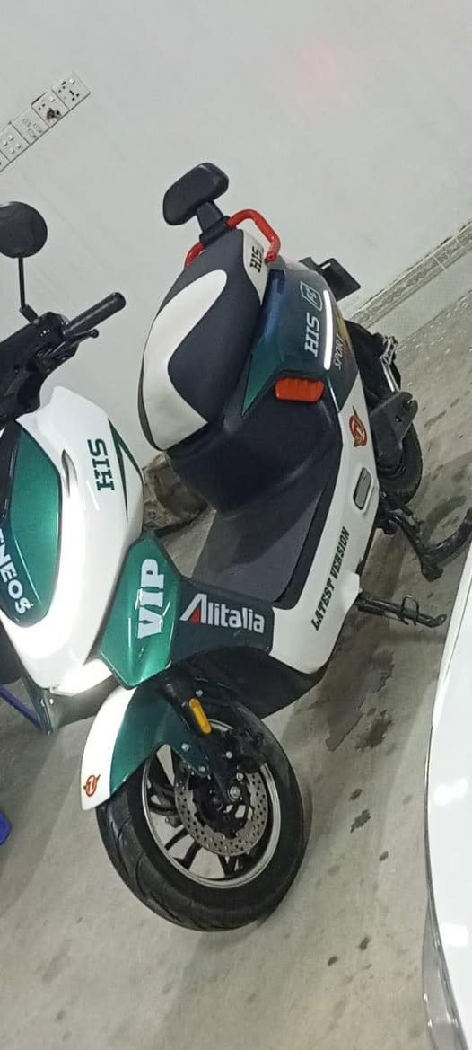 دراجه شحن للبيع نضيفه جدا ماشيه قليل ست بطاريات ٣نمر اول نمره 60ولثانيه ٧٠والثالثه ١٠٠ دبل اشاير شمعه شاشه إلكترونيه تايرات الشركه كلها على وضع الشركه السعر 975وبيه مجال للشراي اتصل ودلل ***********
