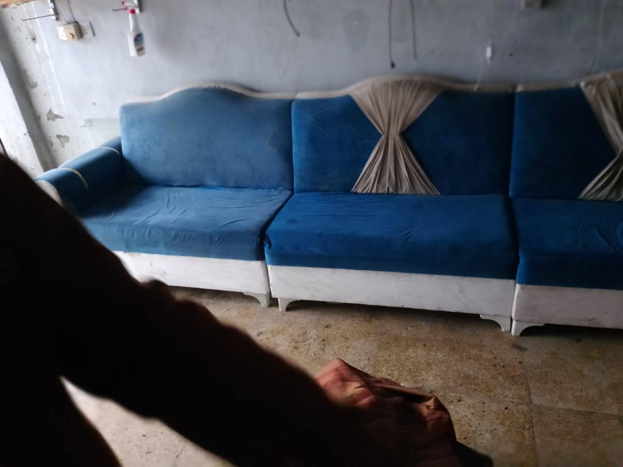 السلام عليكم ورحمه الله وبركاته للبيع
ديوان 3 امتار و70 سنتيم ماعدا زاوية 
السعر 60 الف شراي يجي خاص


**إذا كنت صاحب هذا الإعلان وتريد حذفه لأي سبب، رجاءا أرسل رسالة إلى الدعم الفني**