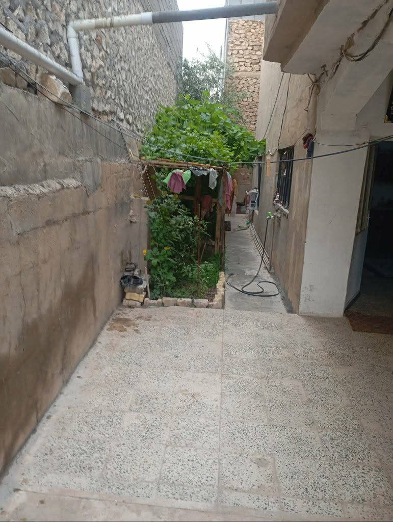 بيت مساح ٣٣٦متر في حديثه  الحي العسكري قرب مدرسة سيف العربي  في ٥ غراف كامل للبيع أو امراوس ا


**إذا كنت صاحب هذا الإعلان وتريد حذفه لأي سبب، رجاءا أرسل رسالة إلى الدعم الفني**