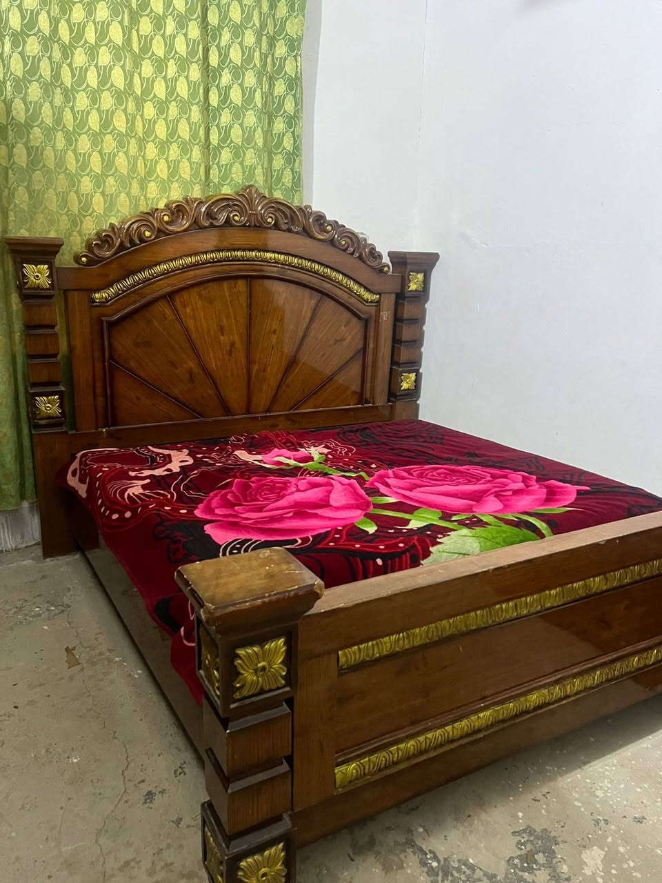 سلام عليكم مكلف بل نشر غرفة تركيه للبيع السعر 350 الف اي استفسار ***********
