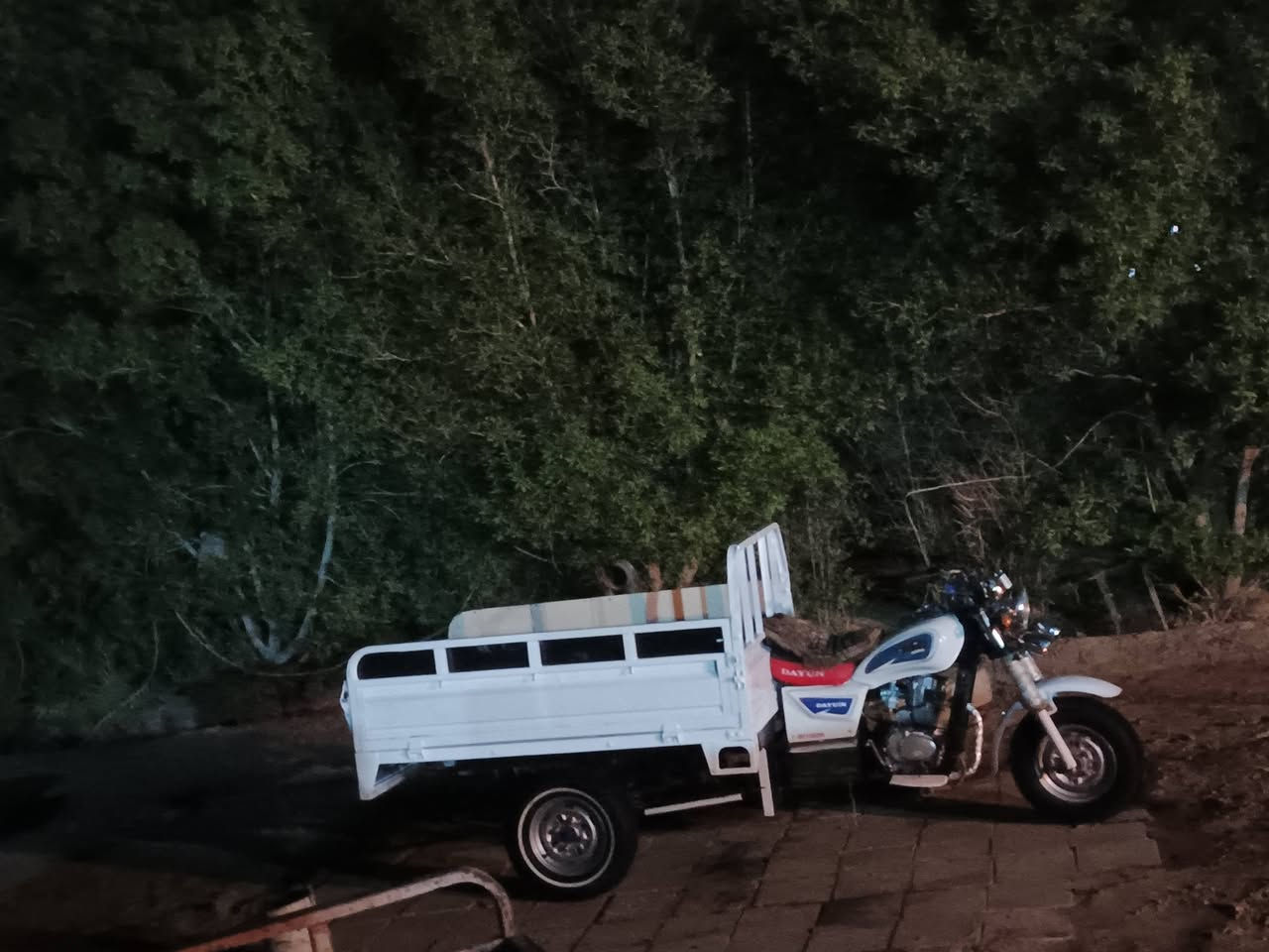 سلام عليكم الحلال للبيع مديل 10 مكاتبه توها معمره ستوته نضيفه كلش مال جناي  الشراي هاذا رقمي وبي خير ويدلل ناصريه مركز ***********
