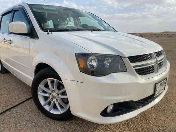 السلام عليكم دوج كرفان 2011 السياره كلين تايتل عدا بل فديو مكانات ثنين صغار فول مواصفات بوب كهرباء صندوق كهرباء تشغيل عن بعد جاهزه السياره كير محرك صدر امامي خلفي  تخم تاير جاهزه السياره ب١٤٠وبيها مجال مكان السياره هيت ***********
