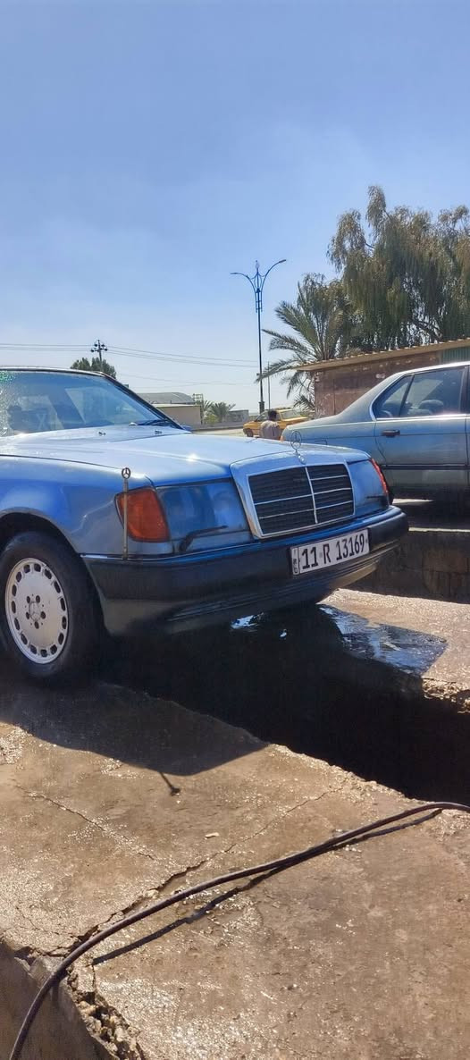 السلام عليكم مارسدس دب موديل 87 مكينه محور مكينه كير حداديه تايرات جدد سياره حلوه جاهزه بيه بس عاعده الدبل اليمن  مصلحه فقط السعر 55 وبيه مجال مكاني كربلاء للاستفسار على الرقم***********
