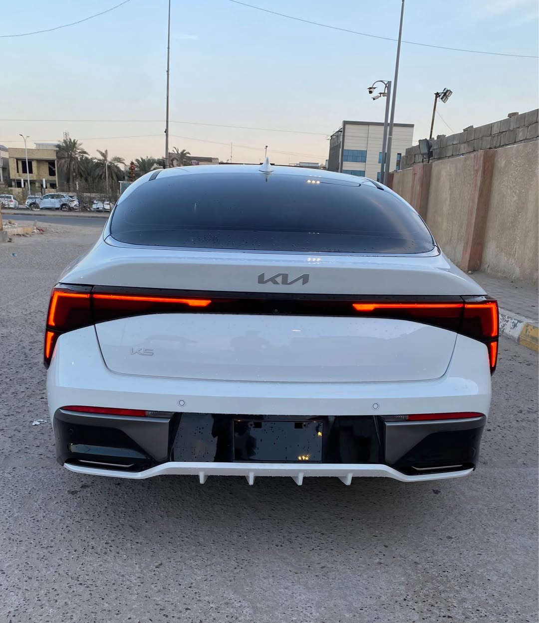 كيا k5 مديل 2025 مكفوله كفاله عامه داخله بتقرير مياه أمطار تعمل وتسير برغي ما مفتوح بيه ماشيه 11 الأف فقط دخول جديد حره بدون رقم 
السعر 195
مكان السياره البصره المعقل 
للأستفسار *********** البصرة, العراق
