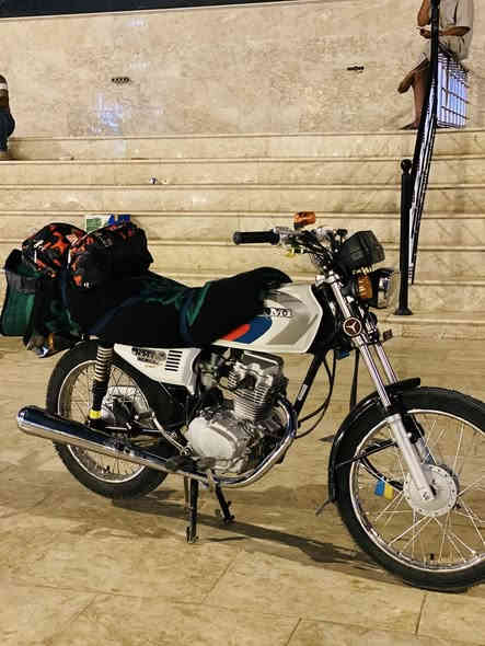 سلام عليكم دراجه نامه شلامجه اصلي رقم وسنويه مداور باي وقت موديل ٢٠مكفول مكينه بلادي مخزنه دراجه مال جناي مكان بصره ***********سعر وتفاصيل تصل
