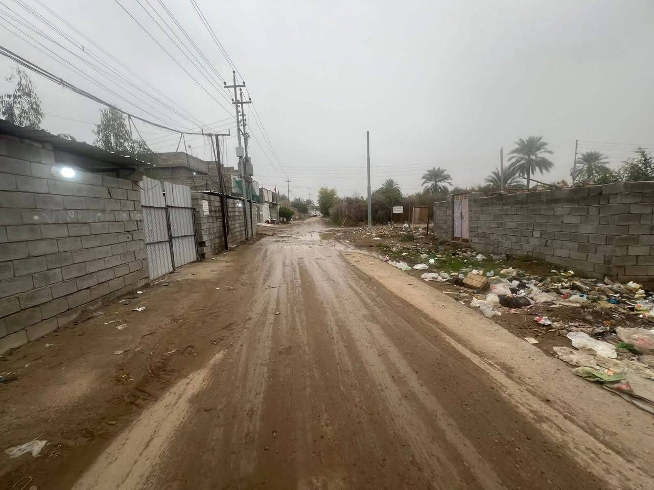 اعلان من #النيزك_للعقار لبيع وشراء الاراضي و الدور الزراعية والسكنية والمقاولات العامة 
--------------------------------------------

 قطعة ارض للبيع  بموقع ممتاز عالتبليط مباشر 
 
موقع الارض 
 - صلاح الدين - قضاء بلد - قرب مولد ثائر فرع الاستاذ مسعود الحمزاوي 

-مساحة الارض ..160م واقع حال 170م 

📄 نوع العقار : سند زراعي 
--------------------------------------------
للاستفسار والتواصل : 

او زيارة مكتبنا الكائن في - صلاح الدين - بلد - شارع الامير - مقابل عيادة الدكتور قاسم حاتم


**إذا كنت صاحب هذا الإعلان وتريد حذفه لأي سبب، رجاءا أرسل رسالة إلى الدعم الفني**