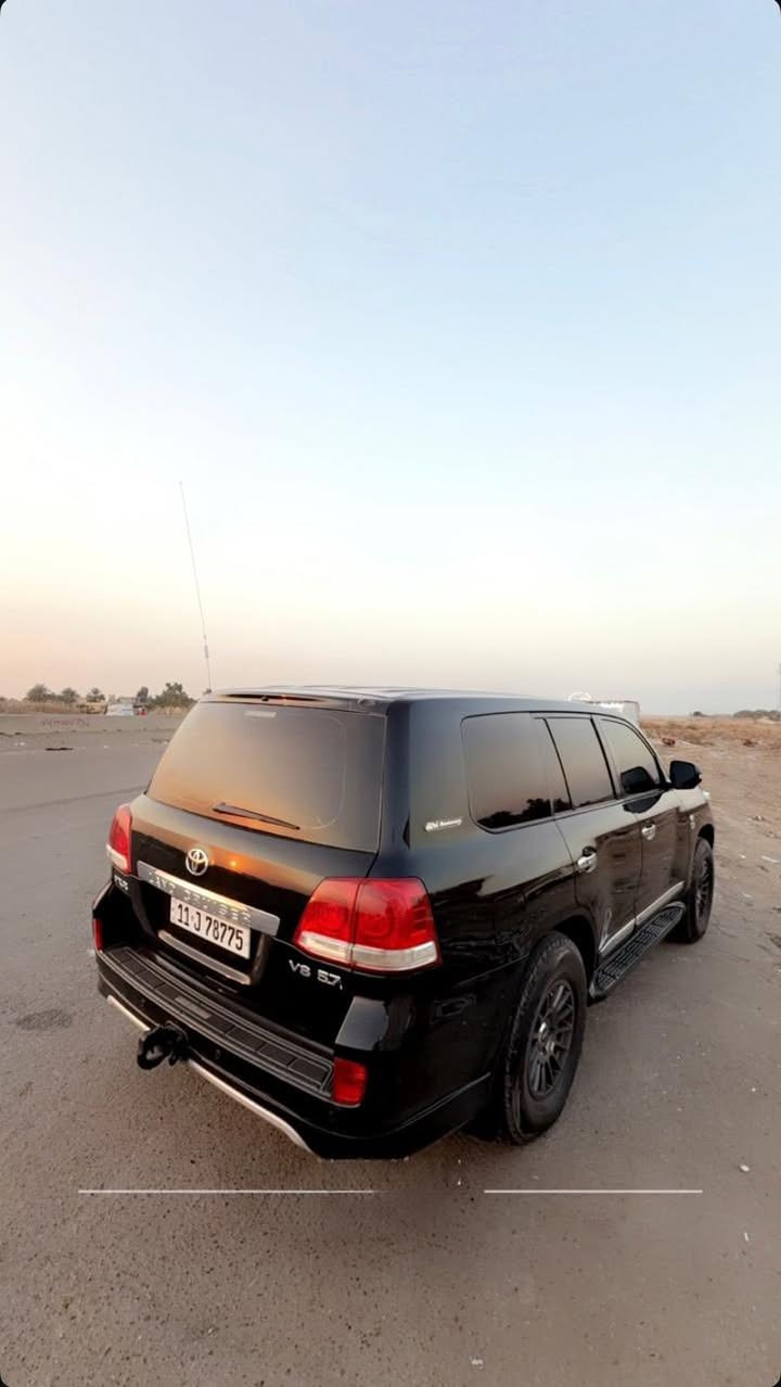 السلام عليكم للبيع تويوتا  لاند كروزر موديل 2011  ستينيه مكينه 5700 محرك V8
سياره جديده مكفوله كفاله عامه
فول 1/1 رقم بغداد بسمي تحويل ثاني يومً
سعر تصل ودلل
  ‭0780 000 9603‬
‭0771 749 8788
