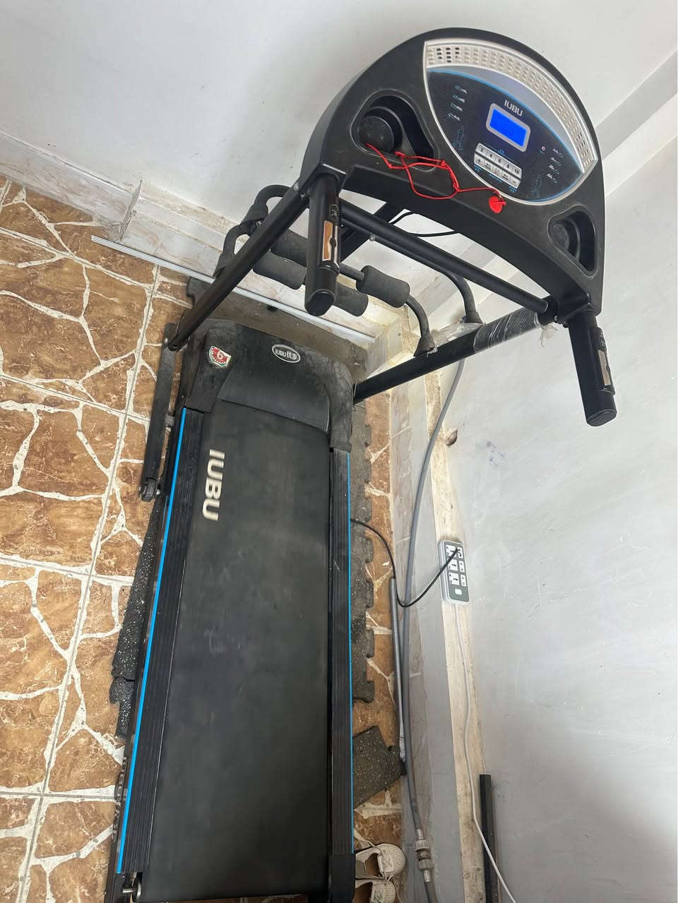 جهاز جري نضيف استخدام جدا قليل 
200 الف بي مجال بسيط 
*********** بغداد, العراق
