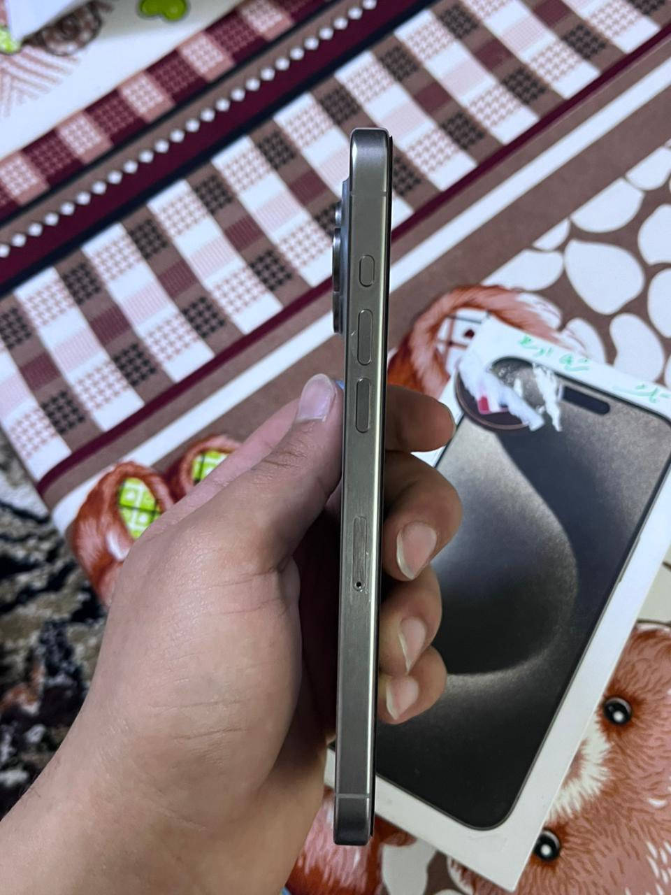 ايفون 15 برو ماكس شرق اوسط ذاكرة 256 بطارية 87 جهاز حيل نظيف استخدام شخصي مع الكارتون جهاز ممفتوح ولا بي شخط وفطر بالزكة هذا سعر 1,200,000 مليون و200

***********
