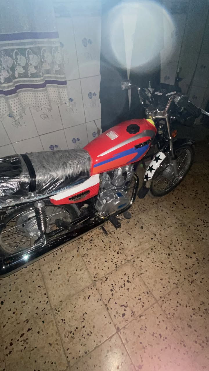 سلام عليكم دراجة ايراني نامة تعمير اصلي تعمير سيد خلدون بــَس شاصي سكنر صارلهه شهرين معمرة الـ םـِۄ شراي ݪـلا يتصل(***********)
