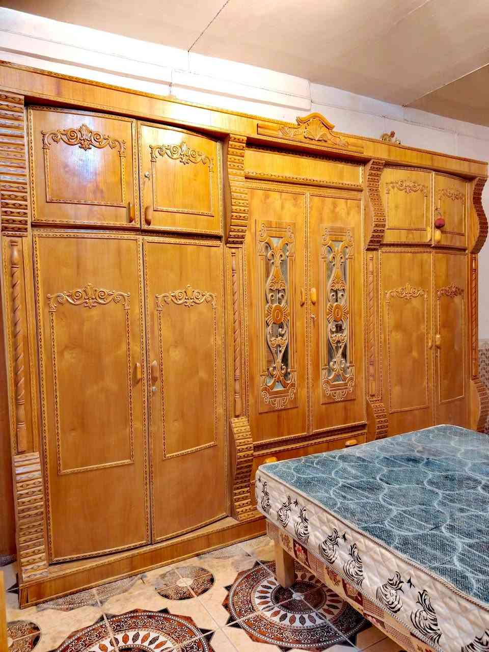 غرفة اخشاب صاج ام السته طابقين ام المسرح موديل حديث مستخدم نضيف شغل وسط دوشمه وترتيب ضهر جرجوبه براغي ملحقات كامله مع دوشك للبيع الديوانيه اتصال ***********
