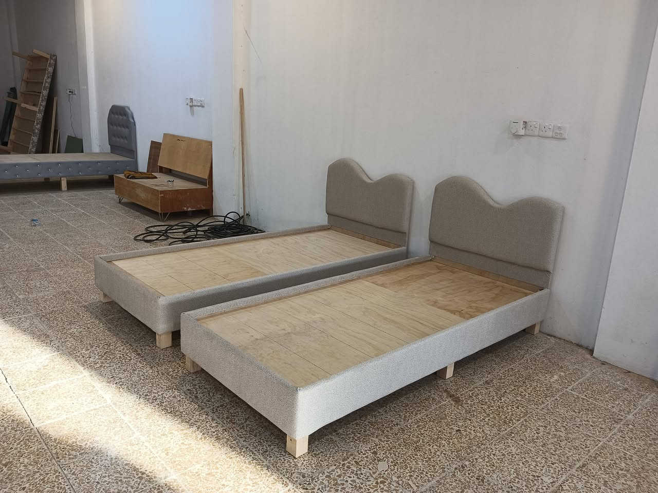 معمل ومعرض النجارة الفاضليه
تخت نفر فصال تركي 
شغل عراقي 
الوان متوفر حسب الطلب الزبون 
استفسار اخر ***********
واتساب

