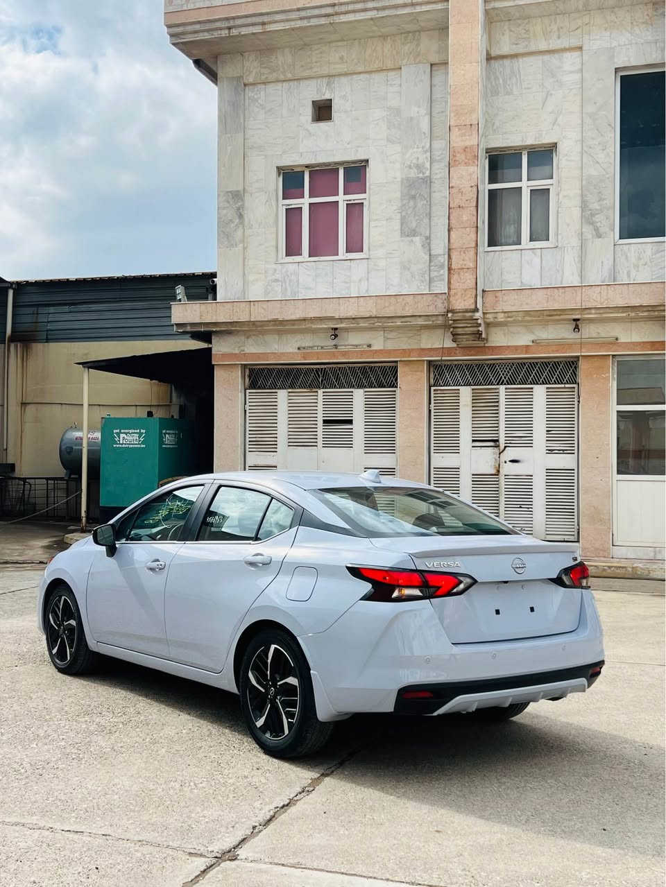 Nissan Versa 2025 SR شكل جديد وارد أمريكي
نيسان ڤيرسا موديل 2025 SR شكل جديد سمنتي✅
رقم شاسي موجودة جاملخ و بونيت سبخ بدون دواخل
كير محرك شرت رادار حجر گزوز بيلادي شرت فحص
0750-8133114 صابركارس تيجارة للسيارات✅ اكر, نينوى
