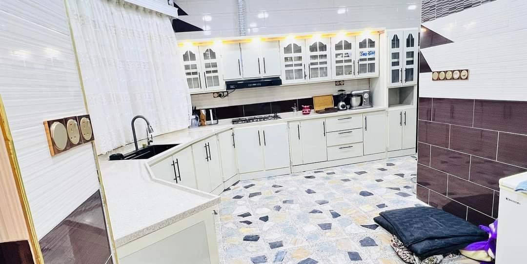 معمل بركات ابو الفضل 
للمطابخ الحديثه تفصال جميع المطابخ حسب طلب الزبون جميع القياسات متوفره عنوانا بابل واتساب ***********
