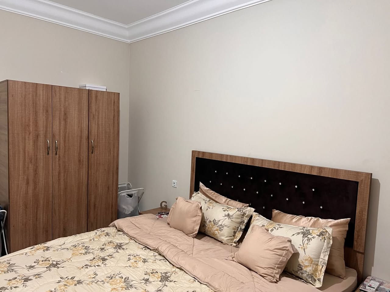 غرفة نوم للبيع اخو الجديد للبيع السعر تواصل ع هلرقم ***********
*********** واتساب
