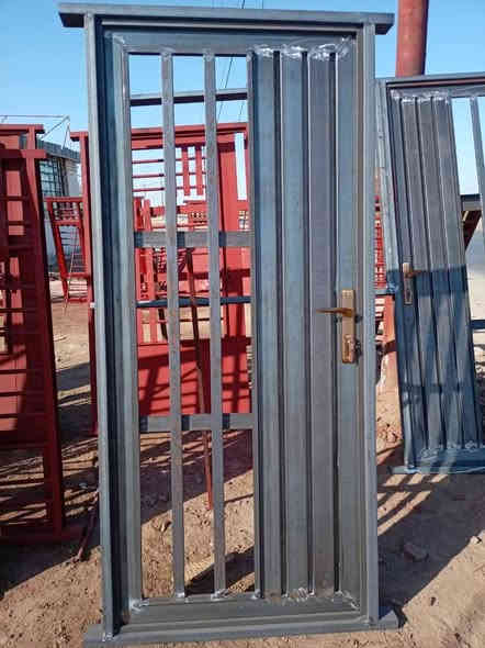 تفصال جميع البواب و شبابيك و بسعر مناسب المكان طريق ابو الماش يوجد خدمت توصيل أي مكان***********
