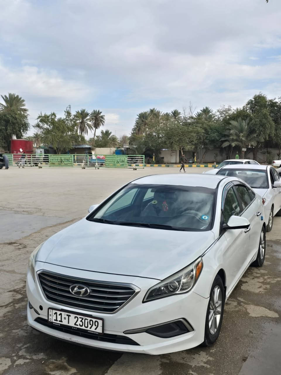 سلام عليكم  سوناتا 2016 ابيض
مواصفات
نص فول
تحكمات ستيرن
شاشه كبيره
كامره دواره
ويل كب سبورت
مكينه 2400
ماشيه 85
كاشف عطال
نظام ايكو وسبورت
سياره جاهزه من كلشي
ظرر السياره اسفل قبق الجنطه  بدون دواخل جميع الايرباكات سليمه 
بيه تكشير خفيف بدايه قماره ظاربه لزكه فابلون 
سياره بدون نقص
مكان السياره : الديوانية غماس 
بشرط تحويل ثاني يوم 
سعر 120ورقه بي مجاال بسيط
رقم الهاتف ***********
