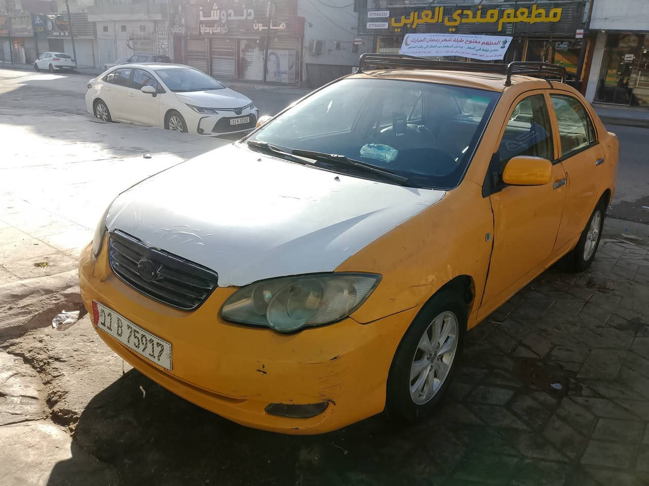 السلام عليكم 
بي واي دي f3 2013 
كشرها ينرادله ترتيب كير ومحرك خير من الله مصفره هيئه وغرامه الرقم الانكليزي الجديد السعر 35 
شراي اتصل ع ماسنجر مامتواجد ***********
