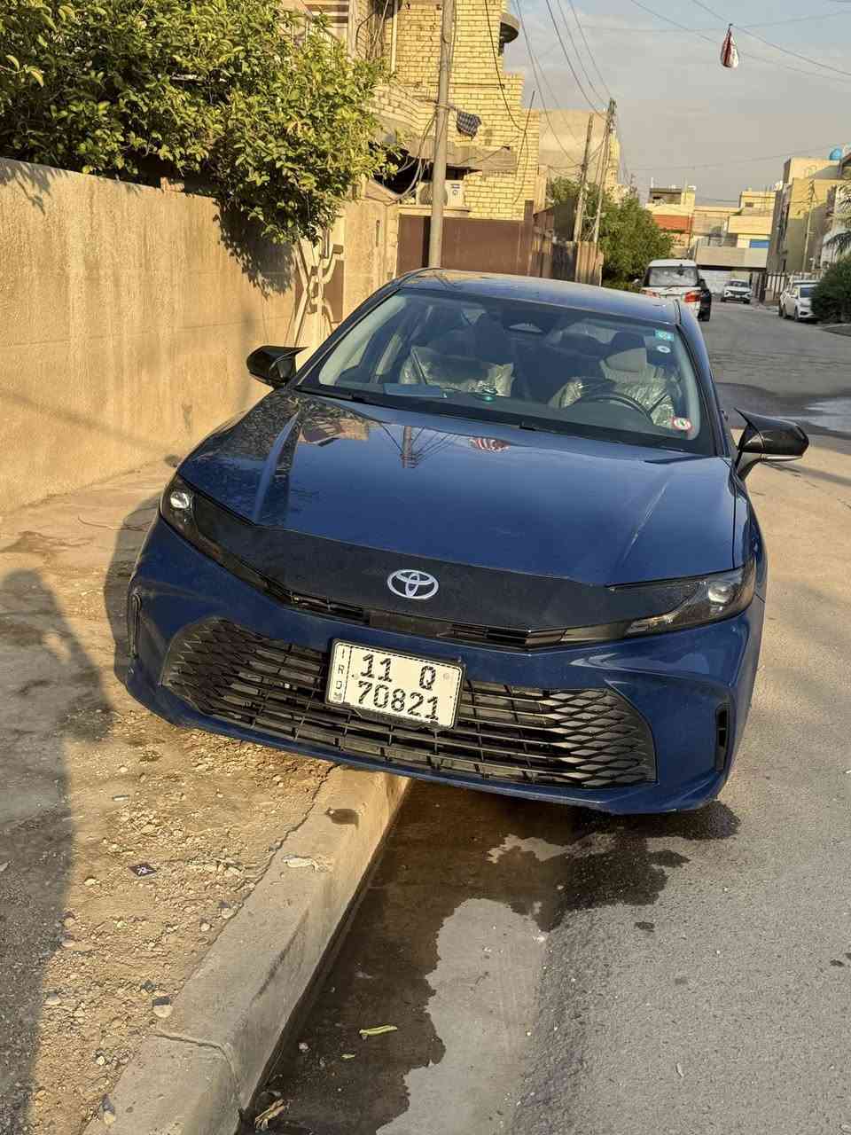 السلام عليكم
كامري موديل 2025 مواصفات LE لون ازرق 

وارد امريكي ضررها بسيط جداً ومرفق بالصور جاملغ خلفي اليسار  ومصلح كامل ومرقمه السياره بغداد تحويل ثاني يوم 

السياره داخلها مخمل  رادارات امامي وجانبي وخلفي كلهن شغالات  تبريد قطعتين 
تحديد مسار وتوقف ذاتي 

السياره مابيها اي نقص فقط التكيات مال كشنات الاماميه مسروقه بالاستيراد ومكفوله من كلشي عدا الضربه مالتها وسونار موجود 

للاستسفار الرقم ***********
