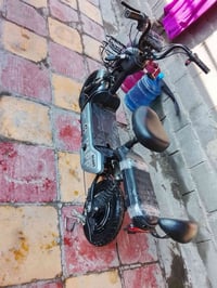 دراجه شحن نضيفه كلش اي نقص مابيها تاخذها وترجع بيها سعره 225 الف بيها ...