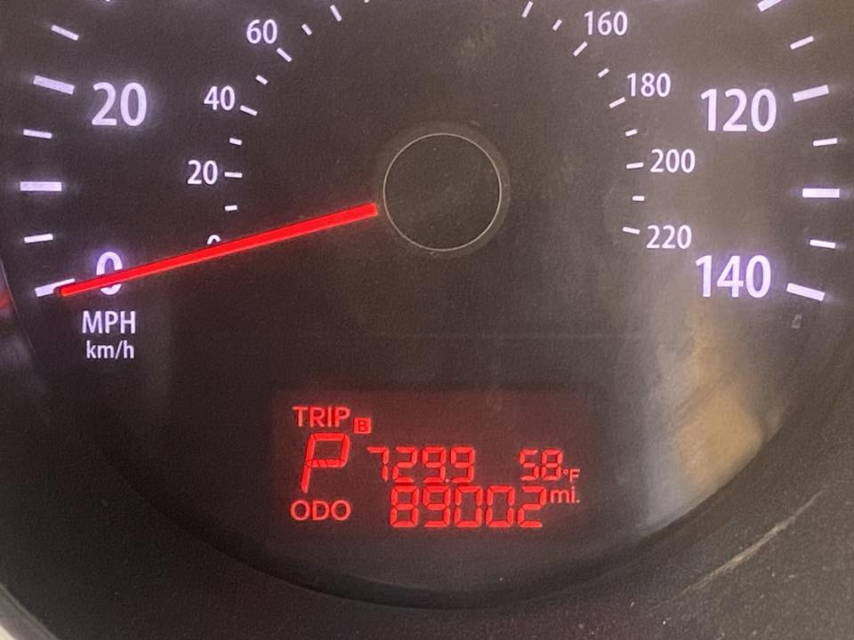 السلام عليكم صول 2013  بدون حادث بيه تقرير نسبه غرق مابيه اي مشكلة سعره   85للاستفسار ***********
