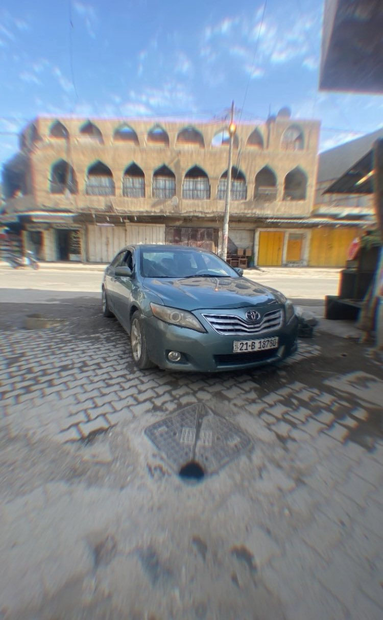 تويوتا كامري 2010 V6 سعة 3.5 لتر •	مكيف أوتوماتيك
• شاشة معلومات
 • بلوتوث
 • مدخل USB
 • نظام صوتي مع CD وMP3
 • مقاعد جلد (في الفئات العليا)
 • تحكم كهربائي بالمقاعد
 • تشغيل بدون مفتاح (Smart Key)
 • فتحة سقف
الصدر جديد كله بعده بل ضمان مالته مابي اي نقص  سياره كامله مكمله كل نقص مابيها محرك خير من الله ولصدر خير من الله مابيها كل نقص ومابيها صبغ بس قطعه وحده لجاملغ لخلف لسائق نص قطعه مو لقطعه كلها  السعر 115$ وبيها مجال 

***********
