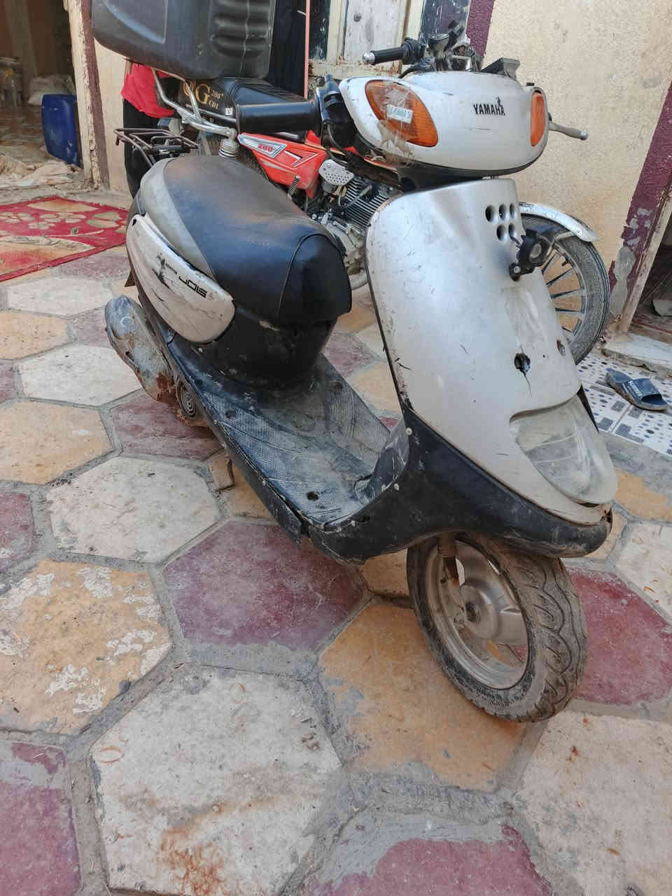 سلام عليكم دراجه للبيع عوزه بس كابريته دراجه كلشي مابيه بس كابريته عوزه مكاني ناصريه سديناويه  سعرا 150 ***********
