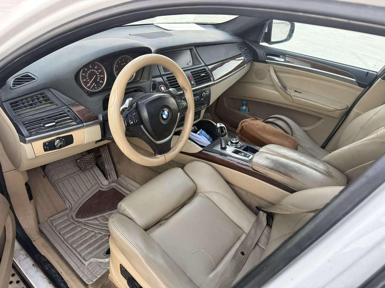 للبيعX6  2010.  مكينه n54 6 سلندر
كير  جديد شديته مكينه بالشرط السيارة فول مواصفات 

شاشه جبيرة 

فتحه بالسقف 

كامره ٣٦٠

حساسات  بالدعاميه 

تحكمات ستيرن 

لاين داينمك مع الستيرن 

مري شفط

كشنات كهرباء فول حركة وهيتر 

خزن ميموري 

تثبيت سرعه 

جنطه كهرباء 

النواقص / التيربو بي خلل يسوي دخنه فقط بس شغال 

والجنطه الماطور مالهه عاطل 

الحادث باب سايق وبيهه طعجه بالهلال الخلفي ممصلحه 

سنويه لل٢٨ شرط التحويل 

السعر ١٠٥ وبيهه مجال للشراي 

*********** واتساب 

مكاني كركوك
