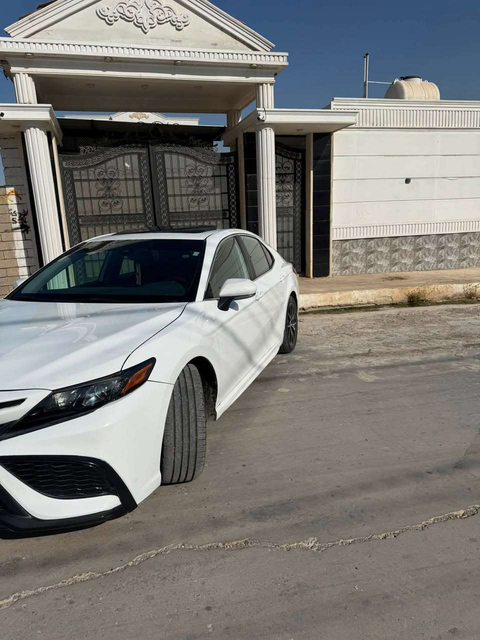 كامري 2023 se plus 
فول مواصفات 
بصمة 
سلايت 
ردار امامي خلفي جانبي 
معروفة مواصفات se plus بعد 
فحص موقت (تترقم جميع المحافظات)
حادث السيارة قبغ الجاملغ الخلفي سرقة مخدرات مال خارج هو والحوض مرجع اصلي شركة بدون صبغ فقط مكان اللحيم بدون ايرباك سيارة جديدة حيلل رقم الشاصي بل منشور
ماشية حالياً 52 mi 
عنوانها موصل 
سعرها 177وبيها مجال 
***********
***********
