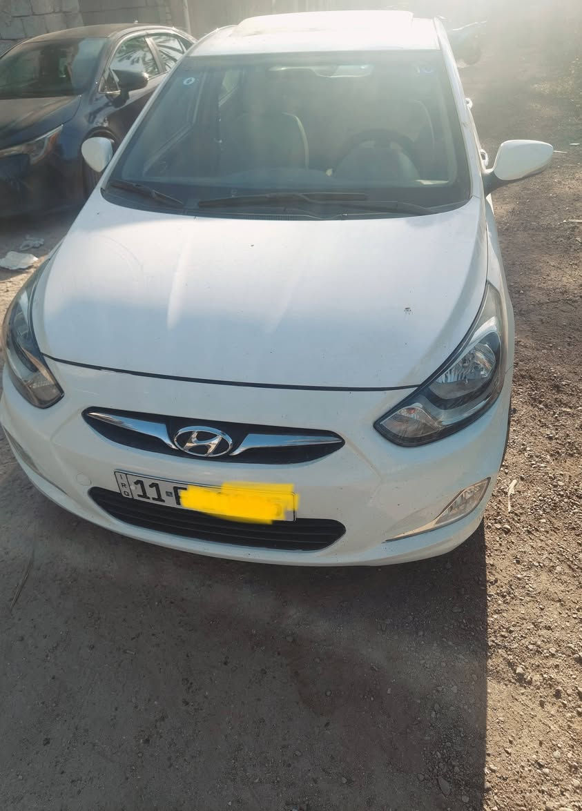 اكسنت للبيع موديل 2015 خليجية مكينة 1600 دبل قطره فتحه بئسمي لسيارة بيه جاملغ خلفي وربع لجنطه مصبوغ وبارد بسيط بين باب لسايق ولجاملغ لامامي سونر ماعندي بيه سيارة نضيفه وجاهزه العنوان الكاظمية الطي او علي لصالح قرب مرور لطوبجي السعر 90 ورقة وبيه مجال بسيط ***********
