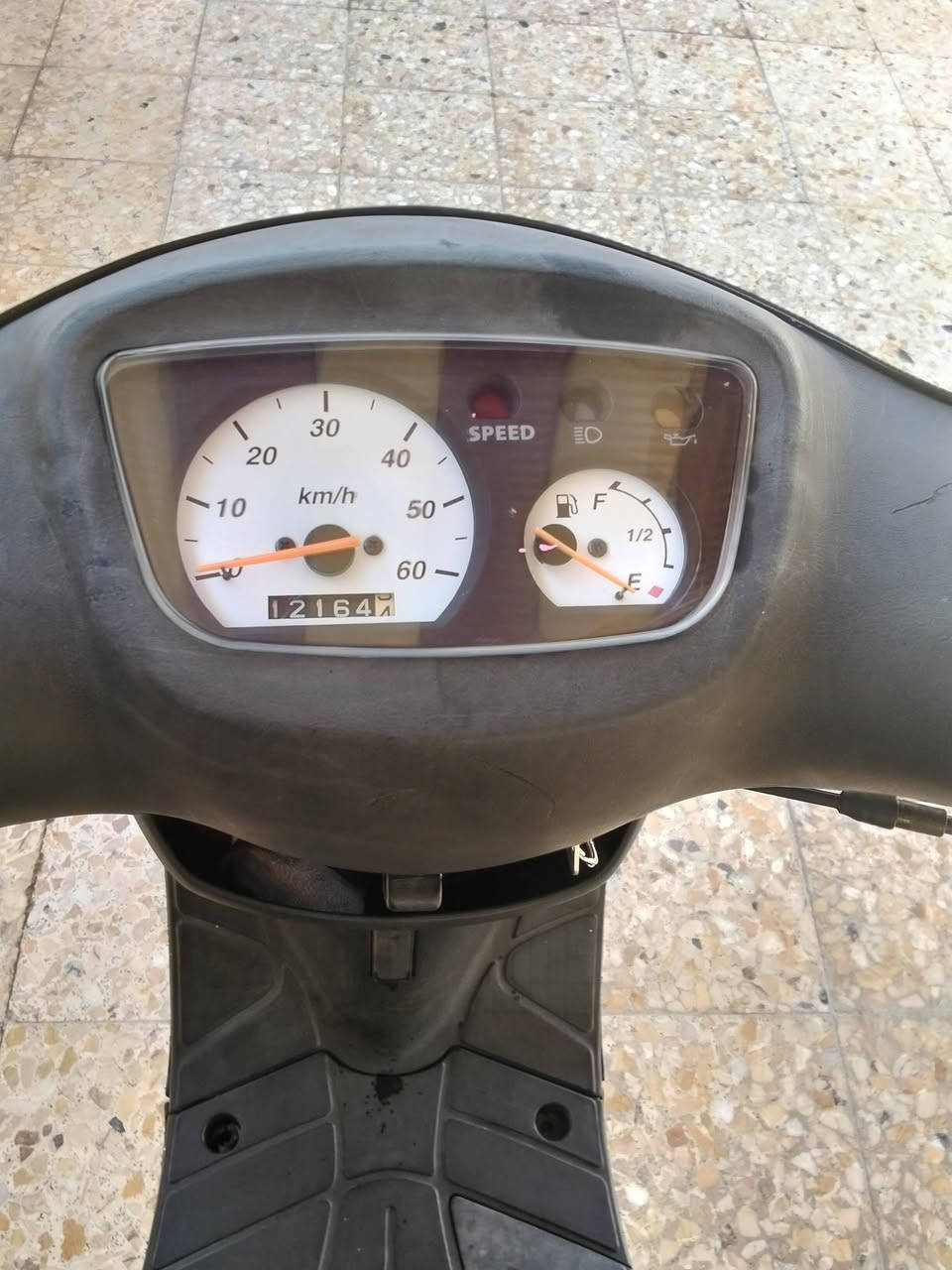 السلام عليكم دراجه ام 9 للبيع شغاله كله مكفوله كفاله عامه صاله 4 أيام طالعه من رنبه نضافه 100ب 100 سعر 850 بيها مجال رقم الهاتف ***********
