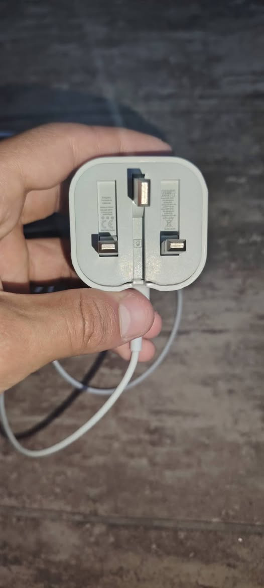 شاحنه ايفون للبيع سعر 7
يمكن شحنت بيه 10 مرات وبعت ايفون


**إذا كنت صاحب هذا الإعلان وتريد حذفه لأي سبب، رجاءا أرسل رسالة إلى الدعم الفني**