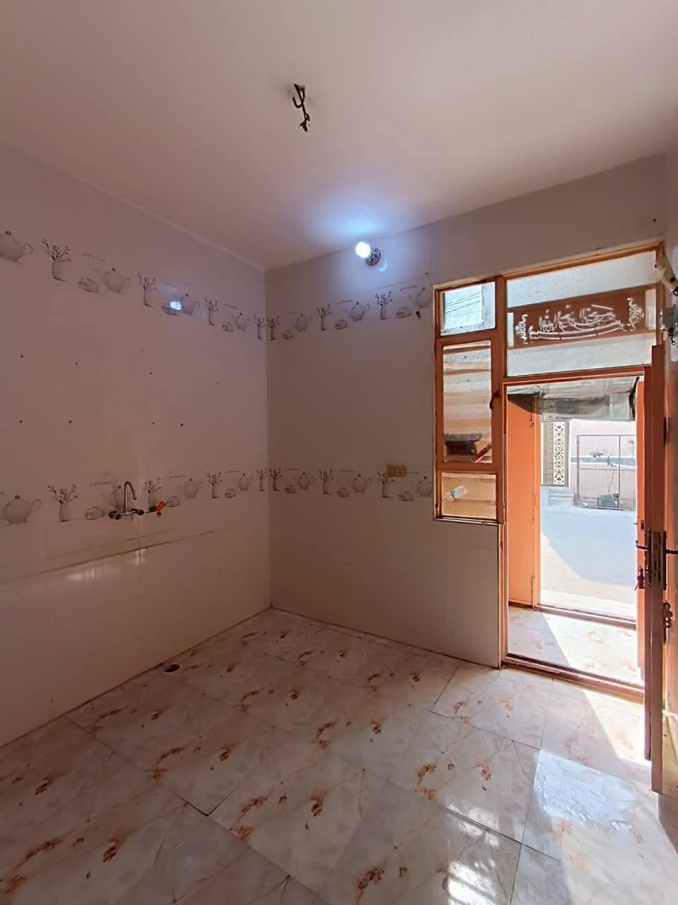 🏠 ،عرض مميز  ومناسب
✨دار للبيع مساحه 50 متر   طابق واحد 
مجمع سيد اسماعيل السكني السعر (36) مليون بناء جديد ٢٠٢٥ 
منطقه سكنيه تتوفر فيها جميع الخدمات  
يتكون البيت من غرفه وصاله ومطبخ ومنور وصحيات٢ وطارمة يبعد عن الإمام الحسين ١٠دقائق بلسيارة 
طابو زراعي قرار محكمه سند 25 
للحجز والاستفسار على أرقام 
***********
***********
المجمع على طريق الزوار والمواكب
#عقارات
