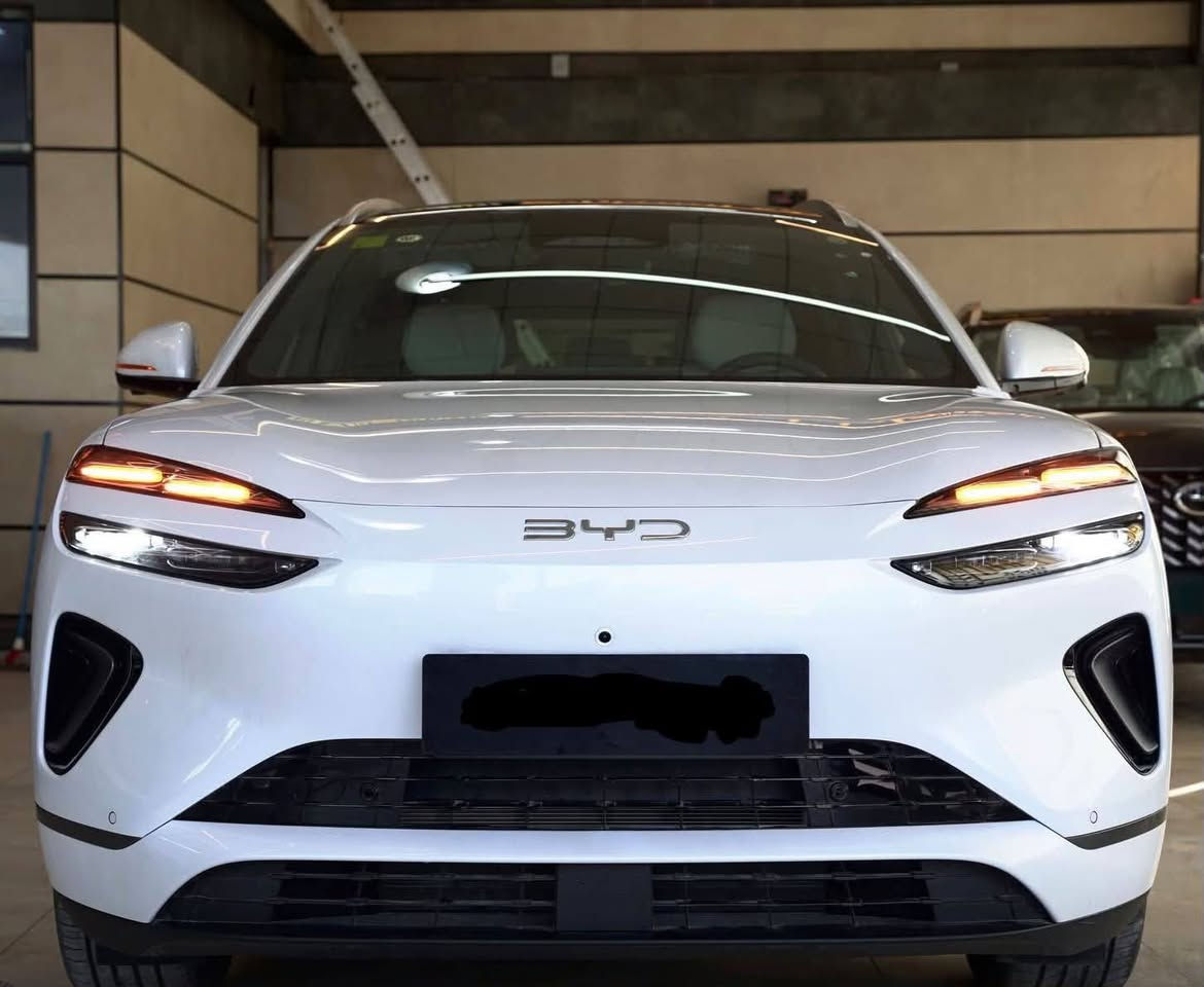 بي واي دي BYD Sealion 06 موديل 2025
عداد صفر كيلومتر محرك 1500 
سي سي Plug-in Hybrid 
بطارية Blade Battery 
سعة 26.6 kWh مدى كهربائي 175 كم 
مدى قيادة أكثر من 2000 كم 
تسارع 0-100 خلال 7 ثواني شحن 
سريع وشحن منزلي خاصية V2L

💎 ســعــر ✅ ::  الــرد تلقائي 📮

شاشة دوارة 15.6 إنش نظام 
صوتي محيطي مقاعد جلد Nappa 
مع تبريد وتدفئة وتحكم كهربائي سقف 
بانورامي إضاءة داخلية متعددة الألوان 
شاحن لاسلكي 50 واط
رادار أمامي تثبيت سرعة ذكي أوتو 
بارك 13 كامرة مع رؤية 360 درجة
مراقبة النقاط العمياء تنبيه الخروج 
عن المسار فرملة طوارئ ذاتية
تكييف مزدوج المناطق تنقية هواء 
متطورة صندوق خلفي كهربائي
الموقع بغداد حي الجامعة

رقم صاحب السيارة 
*********** 
***********

