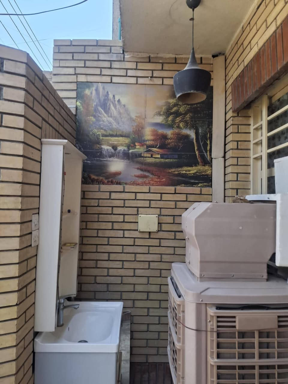 ٨٠ متر ثلاث طوابق بناء مرتب بالشهداء الاولى خلف مطعم العائلة للبيع السعر خاص او اتصال ***********
