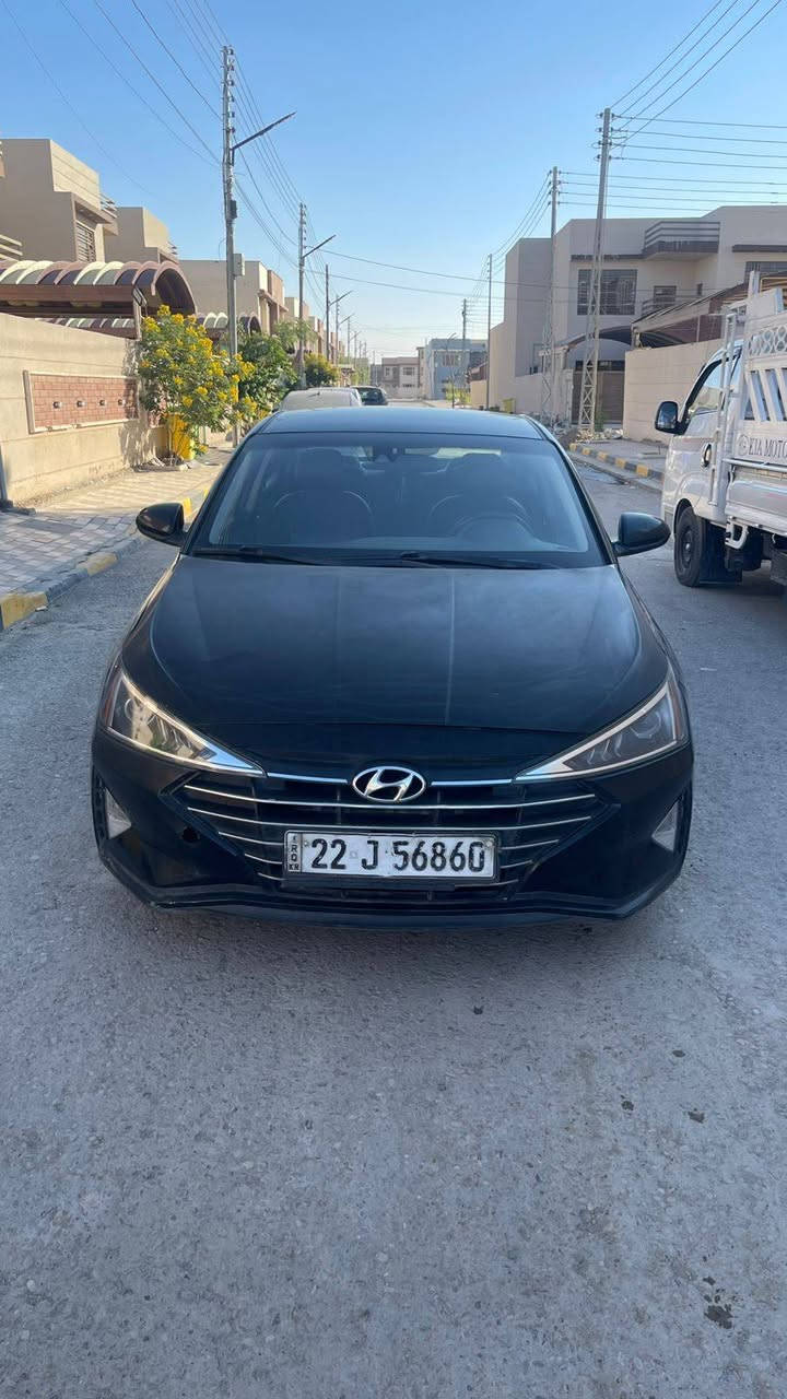 🚗 للبيع: هيونداي إلنترا موديل [2019]
السعر /110 وبيها مجال للشراي 
​اللون: أسود ملكي.
محرك /2000 
​الرقم: أربيل (اللوحة الجديدة المميزة)، سنوية وهزة جديدة.
​المواصفات: شاشة، كاميرا خلفية، تحكم ستيرن، رادارات، ويل كاب 16، تبريد ثلج.
صدر حداديه جاهزه 
​ا حادثها خلفي قديم ومصلحة جاهزة (صورة الحادث مرفقة بالمنشور بكل أمانة). محرك وكير وتبريد بشرط الفحص.
​📍 المكان: بغداد
📞 للتواصل:  اتصل وبيك خير ودلل 
‎0772 451 4733
السياره كلشي موضح بالصور تريد صور بعد تريد تعرف شي عليها اتصل وتدلل ❤️
