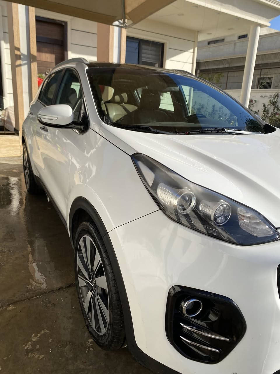 السلام عليكم
سبورتج ٢٠١٨ 
مكفوله من  حار + البارد وصبغ 
سيارة 🚘 ماشية ١١١ الف 
السيارة نضيفة حلوة 
نص فول بانوراما  
تخم تاير 
السعر ١٨٦ وبيها مجال 
مكان السيارة الدورة البوعيثة 
رقم أربيل 
***********
***********
