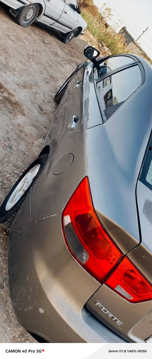 سيراتو 2013 دخول جديد گصه جنطه فقط  متوئم طبق الئصل محرك دوش كارتون تخم تاير حداده تبريد ثلج 🥶كهربائيات كلها شغاله جاهزه من جميع نواحي حته بانزين مفول سعر 40 مكان شطره اتصال ***********
