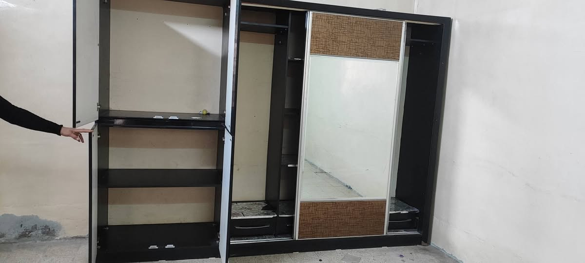 للبيع السعر 50 عنوان موصل جديده قرب جامع اليقضه تواصل ***********
