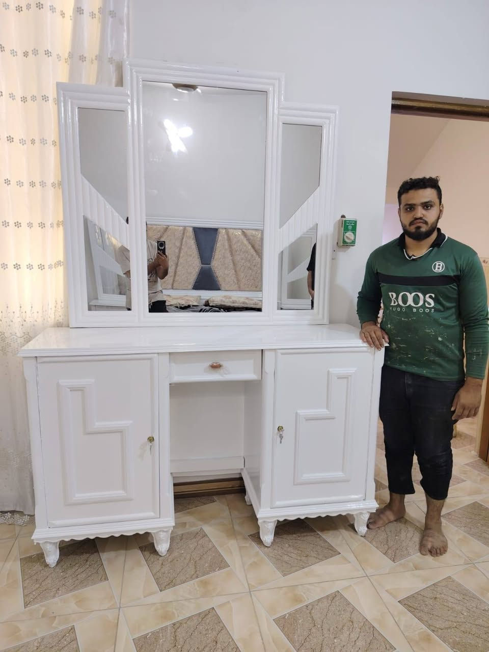 سلام عليكم غرفه نوم للبيع استخدام مده 3اشهر نجاره عراقيه درجه أوله تجي وتشوف بعينك سعر مليونين تواصل على هذا الرقم ***********
