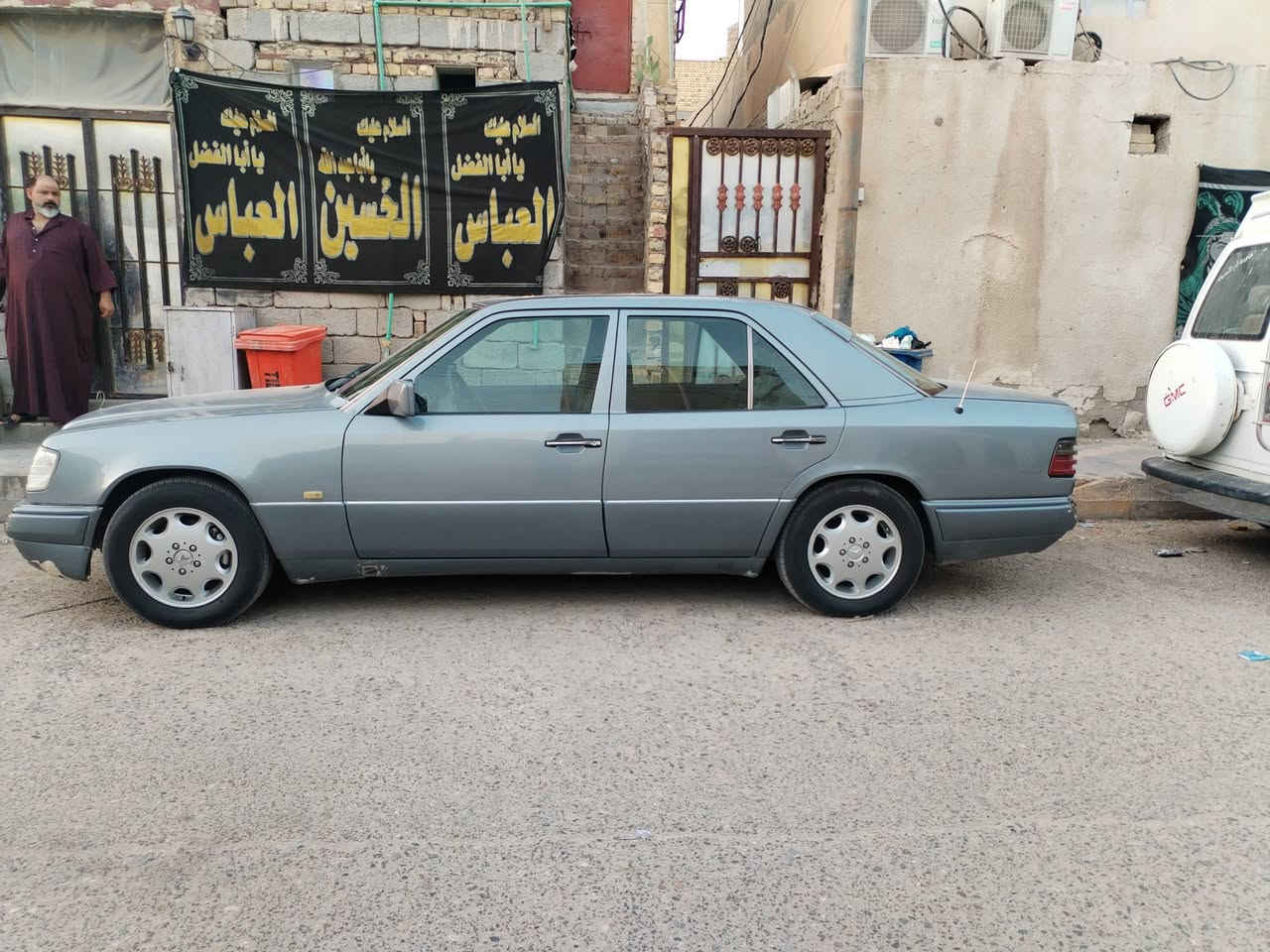 السلام عليكم
سيارة مارسيدس 320 اصل بيبي شبح محوره مكينه ثنين ونص 
موصفاتها: 
تبريد شغال 
سيارة جاهزه 
كهربايات جاهزه 
رقمها بصرة 
راعيها بالناصرية 

للأستفسار عبر رقم الهاتف 
*********** مابي واتساب
